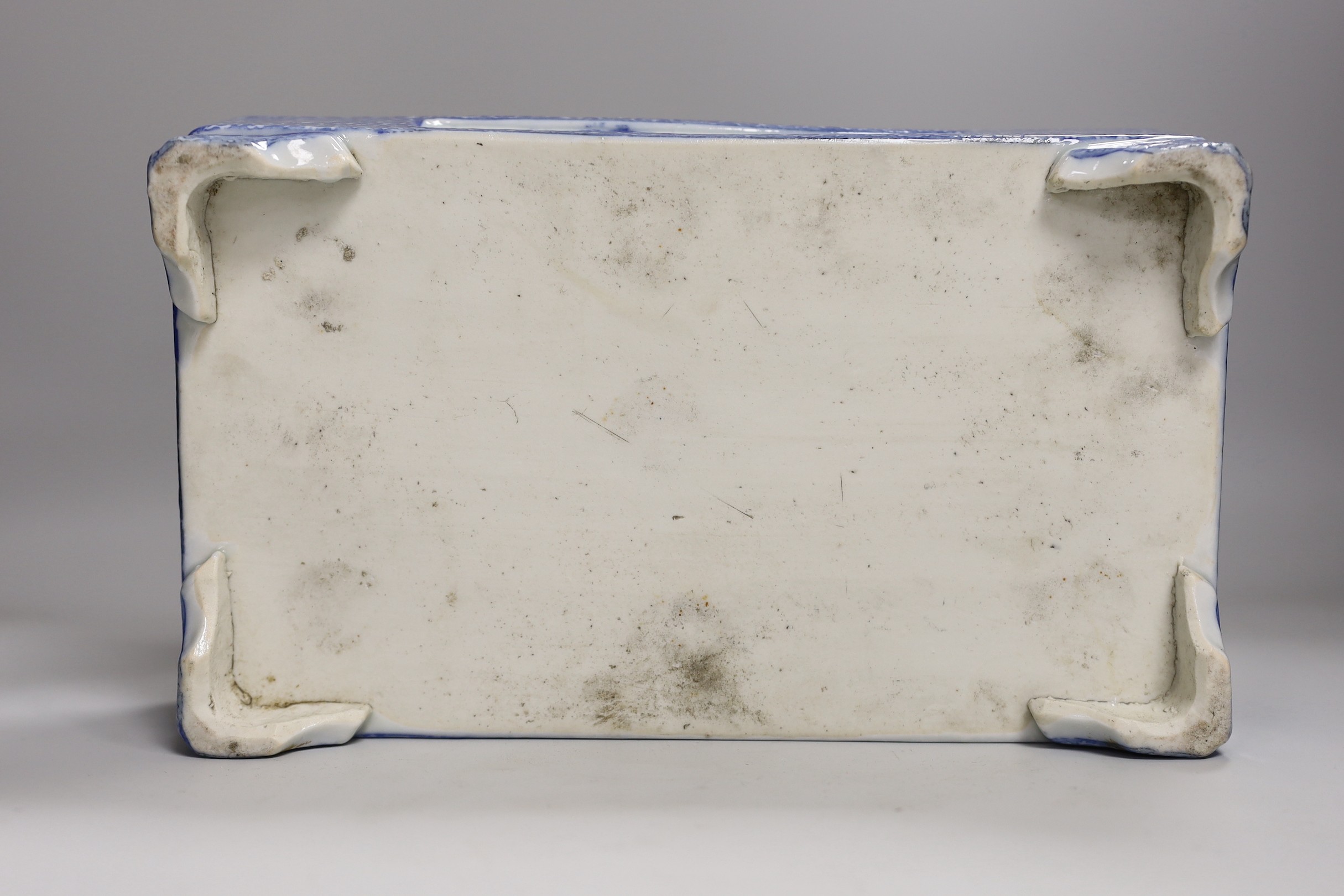 A Japanese blue and white jardiniere, 30cm